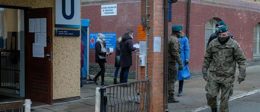 W Szczecinie ponad tysiąc chętnych. Testują nauczycieli
