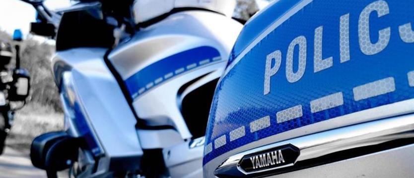 Na jednym kole w centrum miasta. Motocyklista zatrzymany