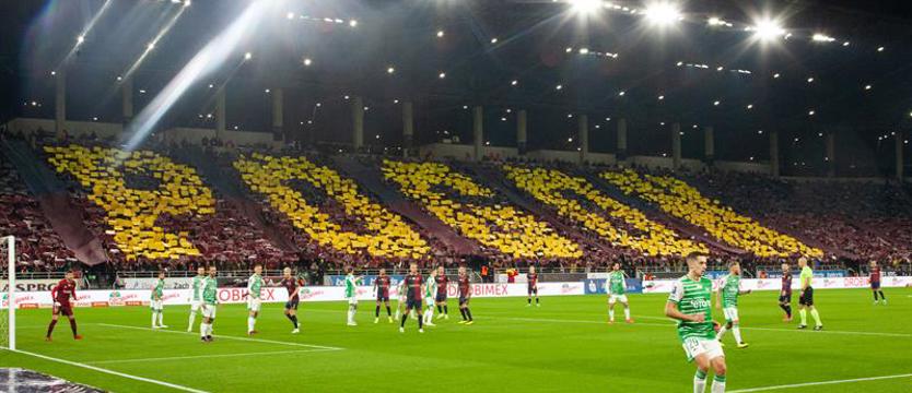 Piłka nożna. Pogoń na frekwencyjnym topie