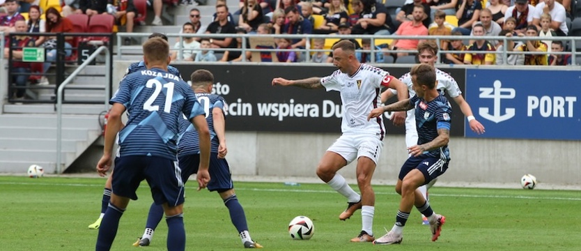 Piłka nożna. Pogoń pokonała Kotwicę