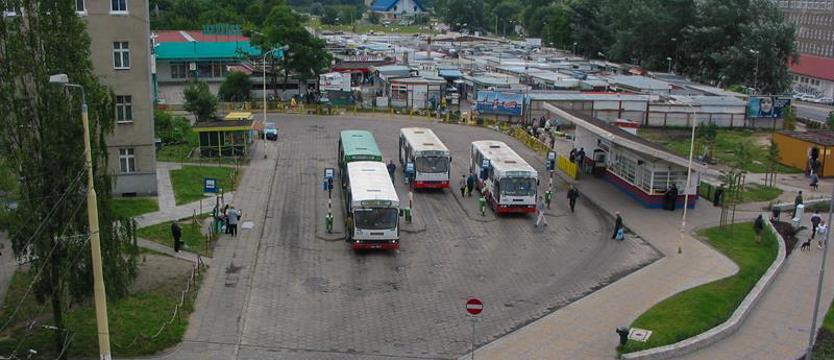 Autobusy i targowisko