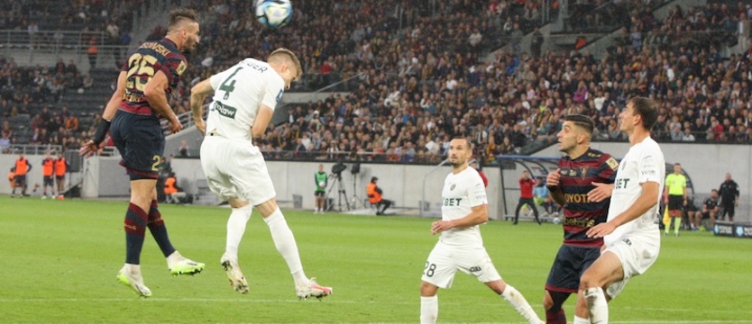 Piłka nożna. Pogoni ucieka ekstraklasa...