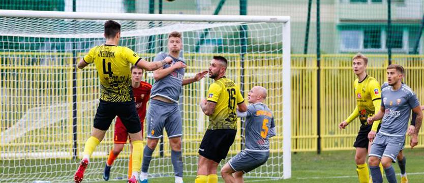 Piłka nożna. Derby grodu Gryfa dla Hutnika Szczecin