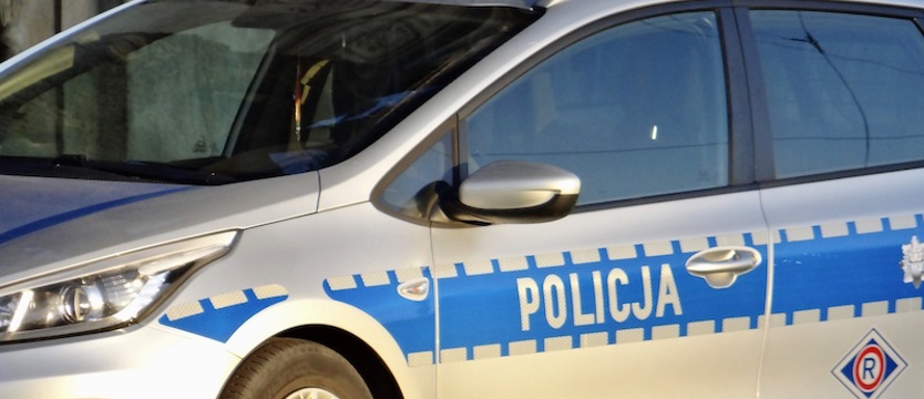 Mercedes zygzakiem przed radiowozem. Pijana za kierownicą