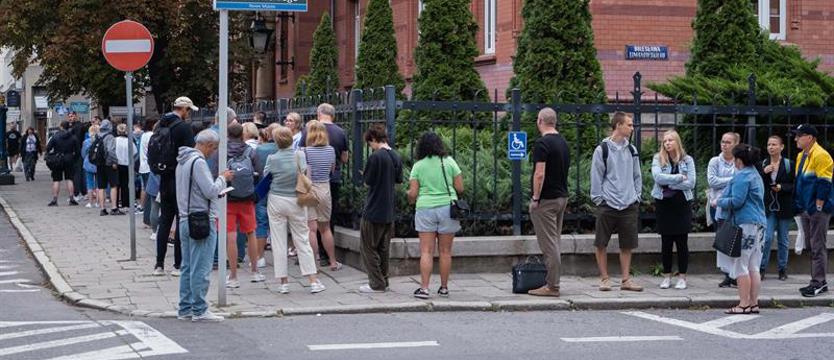 Kolejek przed sądem już nie ma. Zapisy ustawy „lex Kamilek” do analizy