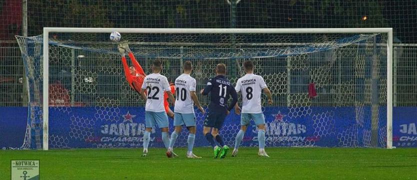 PIłka nożna. Bez bramek w II-ligowym szczycie