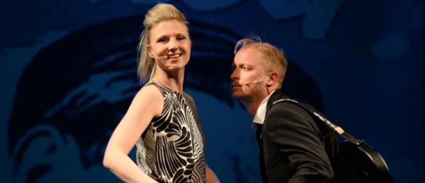 Noc kolorowych chmur.  Przełamać szarość PRL-u