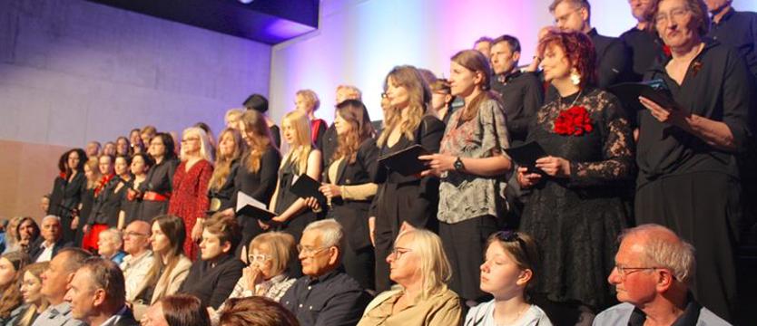 Grafiki Marka Antoszczyszyna i Rock&Fire.  „Krzemień” iskrzy!