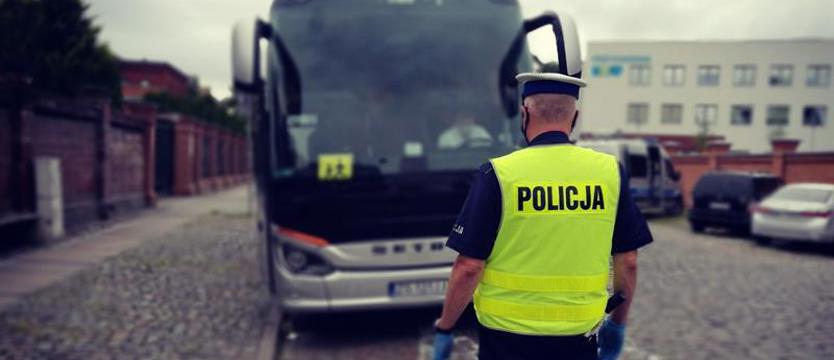 Udane wakacje to bezpieczne wakacje. Policja przypomina o kontroli autokarów