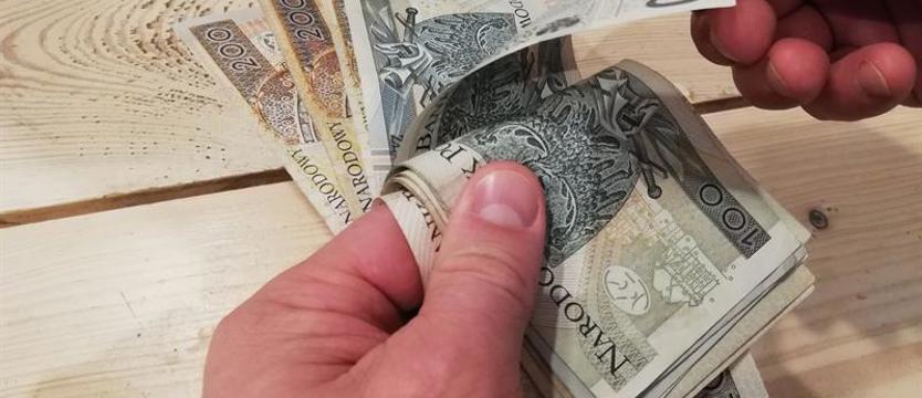 Ile zarabiamy w Szczecinie i regionie? Najtrudniej zatrudnić robotnika i… nauczyciela