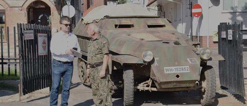 Wypożyczyli niemiecki pojazd. Do Kołobrzegu wjechał transporter opancerzony