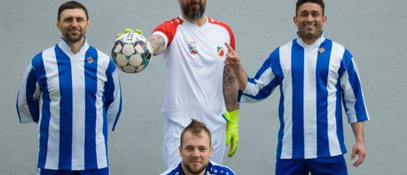 Piłka nożna. Prezes zawodnikiem