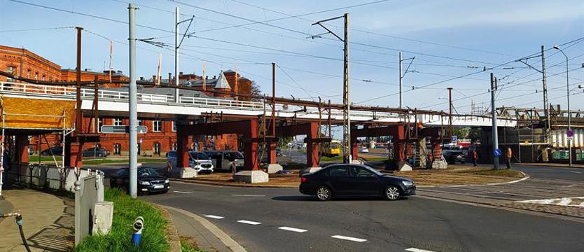Bezpiecznie koleją na Główny. Nowe przęsła i tor na wiadukcie