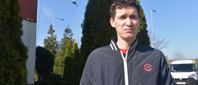 Człowiek o złotym sercu. Biega, bo lubi