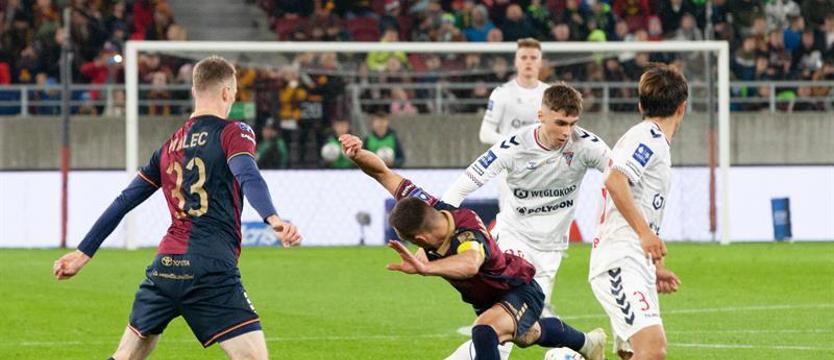 Piłka nożna. Na pożegnanie Pogoń z Radomiakiem
