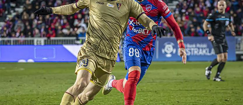 Piłka nożna. Pogoń i Linfield zgłosiły kadry na mecz pucharowy. Co z Łęgowskim i Wędrychowskim?