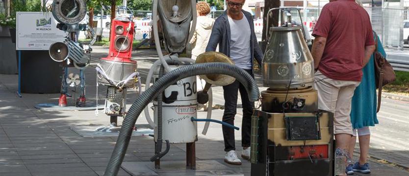 Roboty w Alei Kwiatowej. Wystawa przyszłości