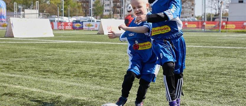 Piłka nożna. Mistrzostw Polski dzieci z Domów Dziecka. Sternik za burtą już w 1/8 finału