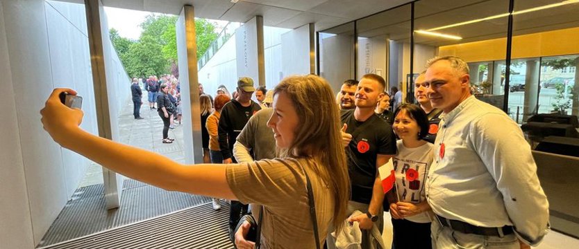 Tłumy zwiedzających podczas 18. Europejskiej Nocy Muzeów w Szczecinie