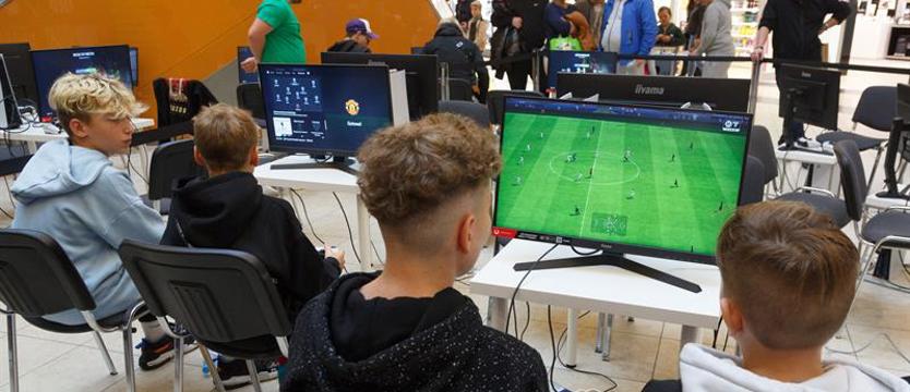 Sport wirtualny. Zabawa w Kaskadzie