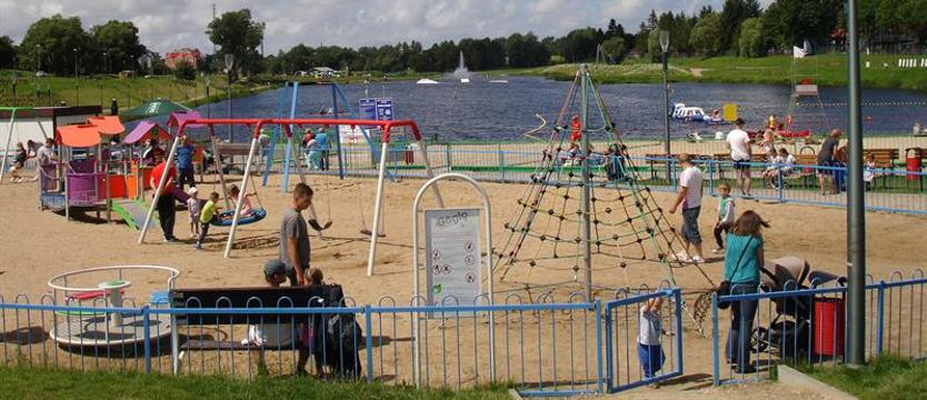 Bez kąpieli w Wodnej Dolinie. Sanepid zamknął kąpielisko