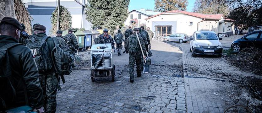 Zachodniopomorscy terytorialsi pomagają powodzianom