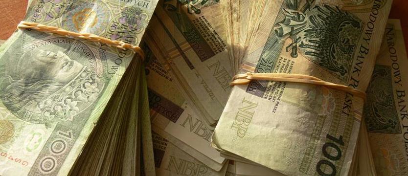 Szukaj pracy z rozwagą. Uważaj na fałszywe ogłoszenia, przez które możesz wpaść w długi!