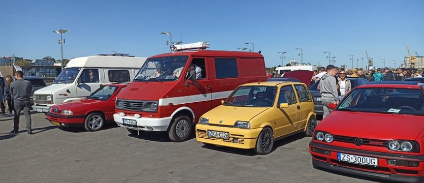 Rozpoczęcie sezonu 2025. Łasztownia pełna samochodowych klasyków