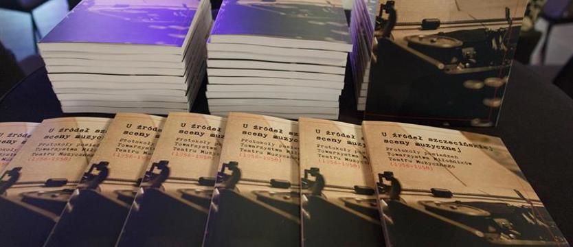 „Wyszły z Gliwic wagony z dekoracjami i kostiumami…” Protokoły z zebrań miłośników sztuki operowej