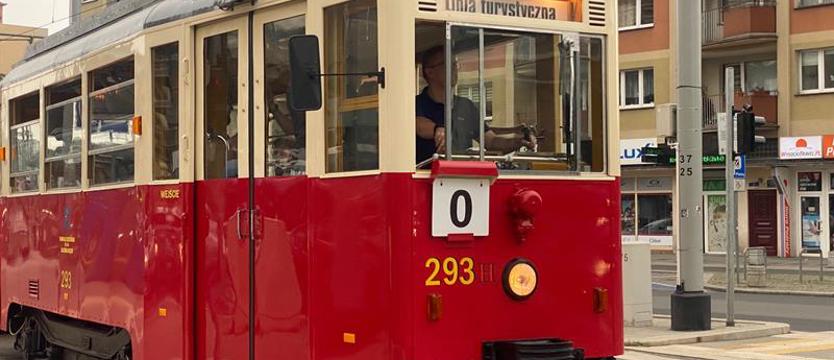 Dodatkowe kursy na finał regat. Zabytkiem po mieście