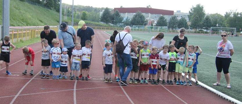 Lekkoatletyka. Policka Piętnastka - w niedzielę czas na dorosłych. Zmiany w komunikacji miejskiej