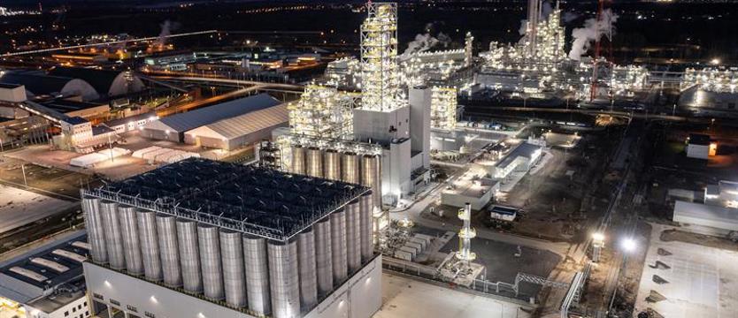 Polimery działają na 70 procent. Wciąż testy i rozruch