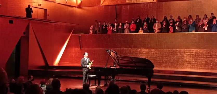 Laureat Konkursu Chopinowskiego zachwycił publiczność. Artysta bisował trzy razy