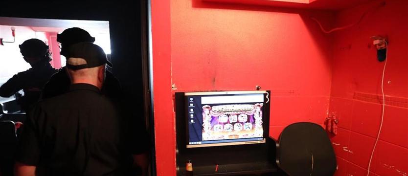 Nielegalny hazard w centrum Szczecina. Komputery zarekwirowane