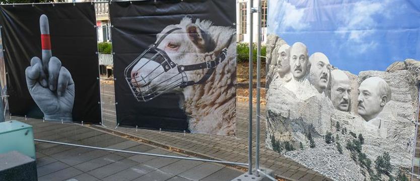 Mocny przekaz sztuki plakatu. Przeciwko wojnie i dyktaturze – w obronie wolności i pokoju