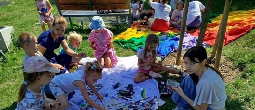 Multi-Kulti w Politesie. Wolonatriusze działają z dziećmi, młodzieżą i seniorami