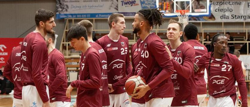 Koszykówka. Wygrana z protestem w tle. PGE Spójnia zdobyła Ostrów