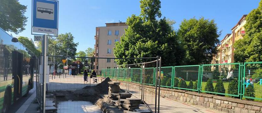 Zielone dachy dla pasażerów jeszcze w budowie